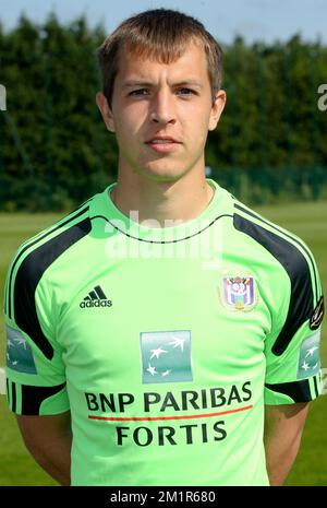 Davy Roef, portiere di Anderlecht, ha mostrato durante la stagione il servizio fotografico della squadra di calcio belga di prima divisione RSC Anderlecht, martedì 09 luglio 2013 a Bruxelles. Foto Stock