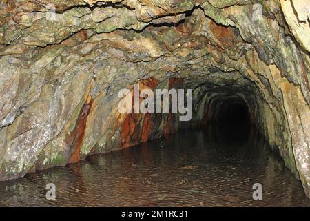 Mine Adit, Cwmorthin mine, Snowdonia, Wales Foto Stock