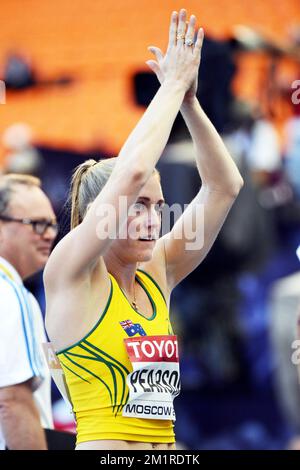 Sally Pearson in Australia reagisce dopo il caldo degli ostacoli del 400m alle donne ai Campionati mondiali di atletica allo stadio Luzhniki di Mosca, Russia, venerdì 16 agosto 2013. I Campionati del mondo si svolgono dal 10 al 18 agosto. Foto Stock