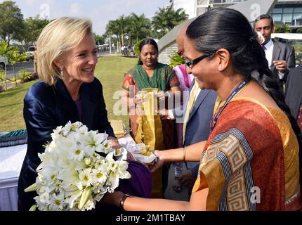 20131129 - CHENNAI, INDIA: Principessa Astrid del Belgio raffigurata come lei arriva per una visita di Tata Consultancy Services a Chennai, India, Venerdì 29 novembre 2013, il sesto giorno di una missione economica della principessa belga Astrid in India. FOTO DI BELGA ERIC LALMAND Foto Stock