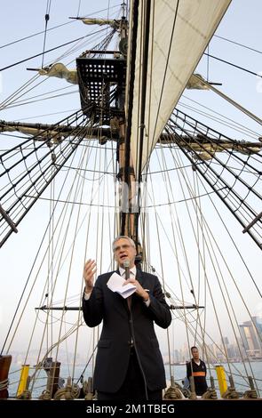 20131204 - HONG KONG, CINA: Il ministro fiammingo dell'Economia, della politica estera, dell'Agricoltura e della pesca Kris Peeters si è pronunciato nel secondo giorno di una missione economica in occasione della manifestazione "Hong Kong Business of Design Week (BoDW)", tenutasi a Hong Kong, Regione amministrativa speciale della Repubblica popolare cinese, mercoledì 04 dicembre 2013. La regina Mathilde del Belgio è unita ai ministri delle diverse regioni per la missione. BELGA FOTO BENOIT DOPPAGNE Foto Stock