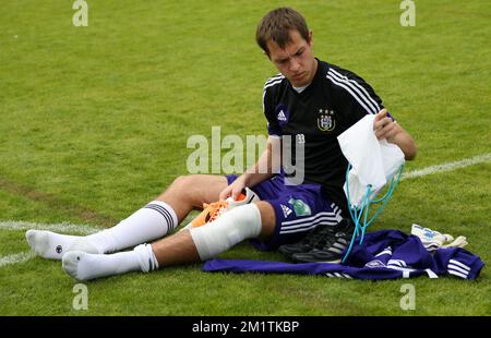 20140111 - ABU DHABI, EMIRATI ARABI UNITI: Davy Roef, portiere di Anderlecht, è stato raffigurato durante una sessione di allenamento del sesto giorno del campo invernale della squadra di calcio belga di prima divisione RSCA Anderlecht ad Abu Dhabi, Emirati Arabi Uniti (Emirati Arabi Uniti), sabato 11 gennaio 2014. BELGA PHOTO VIRGINIE LEFOUR Foto Stock