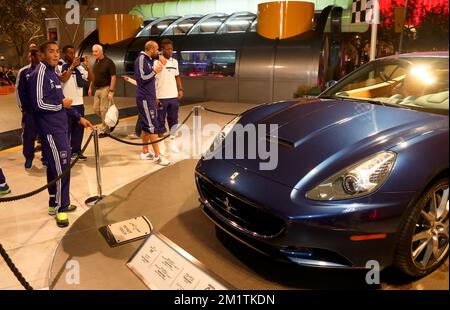 20140111 - ABU DHABI, EMIRATI ARABI UNITI: Youri Tielemans di Anderlecht ha raffigurato durante una visita al Ferrari World il sesto giorno del campo invernale della squadra di calcio belga di prima divisione RSCA Anderlecht ad Abu Dhabi, Emirati Arabi Uniti (Emirati Arabi Uniti), sabato 11 gennaio 2014. BELGA PHOTO VIRGINIE LEFOUR Foto Stock