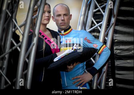 20140202 - HOOGERHEIDE, PAESI BASSI: Il nuovo campione belga Sven NYS è stato raffigurato alla corsa maschile d'élite ai campionati mondiali di ciclocross UCI, domenica 02 febbraio 2014 a Hoogerheide, Paesi Bassi. FOTO DI BELGA DIRK WAEM Foto Stock