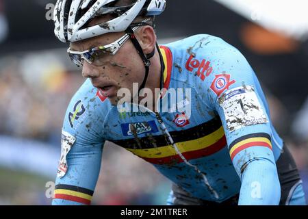 20140202 - HOOGERHEIDE, PAESI BASSI: Il nuovo campione belga Sven NYS è stato raffigurato in azione durante la corsa maschile d'élite ai campionati mondiali di ciclocross UCI, domenica 02 febbraio 2014 a Hoogerheide, Paesi Bassi. FOTO DI BELGA DIRK WAEM Foto Stock