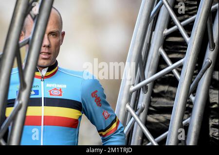 20140202 - HOOGERHEIDE, PAESI BASSI: Il nuovo campione belga Sven NYS nella foto durante la corsa maschile d'élite ai campionati mondiali di ciclocross UCI, domenica 02 febbraio 2014 a Hoogerheide, Paesi Bassi. FOTO DI BELGA DIRK WAEM Foto Stock
