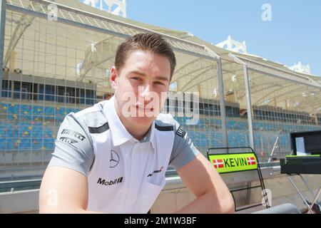 Il belga Stoffel Vandoorne ha illustrato la seconda giornata delle sessioni di test di Formula 1 mercoledì 09 aprile 2014 a Sakhir, Bahrain. Il driver belga Stoffel Vandoorne avrebbe dovuto testare per la McLaren ma il danese Kevin Magnussen guiderebbe invece. Foto Stock