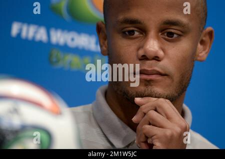 20140621 - RIO DE JANEIRO, BRASILE: Vincent Kompany, in Belgio, è stato raffigurato durante una conferenza stampa della nazionale belga di calcio Red Devils a Rio de Janeiro, Brasile, durante la Coppa del mondo FIFA 2014, sabato 21 giugno 2014. FOTO DI BELGA DIRK WAEM Foto Stock