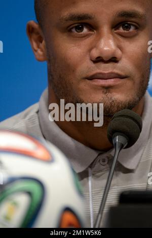 20140621 - RIO DE JANEIRO, BRASILE: Vincent Kompany, in Belgio, è stato raffigurato durante una conferenza stampa della nazionale belga di calcio Red Devils a Rio de Janeiro, Brasile, durante la Coppa del mondo FIFA 2014, sabato 21 giugno 2014. FOTO DI BELGA DIRK WAEM Foto Stock