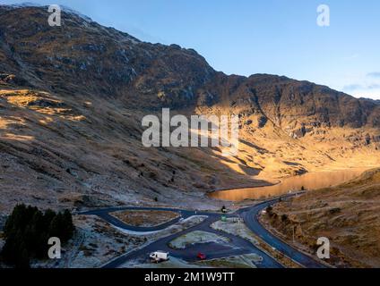 Loch Restil, vicino alla cima del passo "Rest and Be Thankful" nel Loch Lomond e nel Parco Nazionale Trossachs. Foto Stock