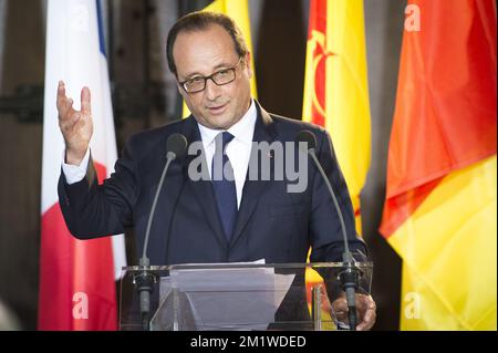 Il presidente francese Francois Hollande ha fatto una foto in occasione di una cerimonia per il 100th° anniversario della prima guerra mondiale, lunedì 04 agosto 2014, presso il Municipio di Liegi. Foto Stock