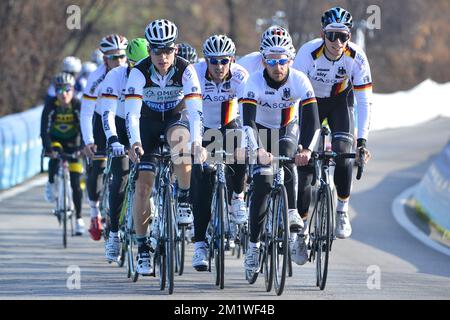 Il tedesco Tony Martin del team Omega Pharma - Quick Step e il tedesco John Degenkolb del Team Giant-Shimano hanno illustrato durante una sessione di allenamento ai campionati mondiali di ciclismo UCI di Ponferrada, Spagna, giovedì 25 settembre 2014. Foto Stock