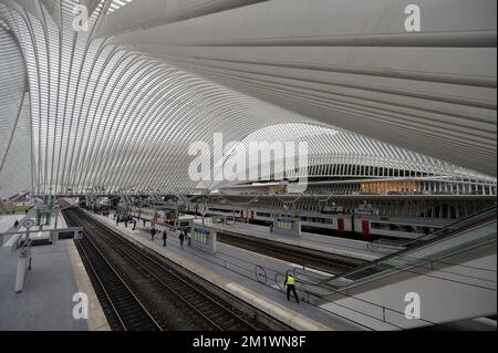 20141021 - Liege, BELGIO: L'immagine mostra la stazione ferroviaria di Liegi-Guillemins durante uno sciopero spontaneo dei macchinisti della SNCB-NMBS, compagnia ferroviaria belga, nelle stazioni ferroviarie di Liegi-Guillemins, Welkenraedt e Liers, martedì 21 ottobre 2014. FOTO DI BELGA ERIC LALMAND Foto Stock