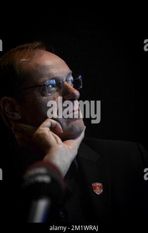 20141023 - ANTWERPEN, BELGIO: Christian Prudhomme, direttore ciclistico del Tour De France, ha illustrato nel corso di una conferenza stampa sulla 2015 edizione della gara ciclistica Tour de France, giovedì 23 ottobre 2014, ad Anversa. La terza tappa del Tour inizierà ad Anversa e terminerà a Huy il 6th luglio e la quarta tappa inizierà a Seraing e terminerà a Cambrai, in Francia, il 7th luglio. FOTO DI BELGA JONAS ROOSENS Foto Stock