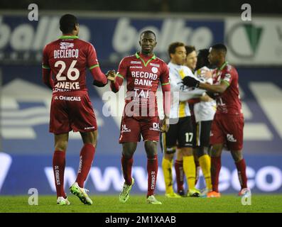 20141214 - BRUXELLES, BELGIO: Essevee's Chuks Aneke reagisce durante la partita della Jupiler Pro League tra Zulte Waregem e Sporting Lokeren, a Waregem, domenica 14 dicembre 2014, il ninettesimo giorno del campionato di calcio belga. FOTO DI BELGA JOHN THYS Foto Stock