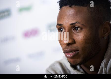 20150203 - LIEGE, BELGIO: Imoh Ezekiel, il nuovo giocatore di Standard, raffigurato durante una conferenza stampa della squadra di calcio belga di prima divisione Standard de Liege, per presentare un nuovo giocatore, martedì 03 febbraio 2015, a Liegi. L'attaccante nigeriano Imoh Ezechiel sta arrivando in prestito dal Qatari club al-Arabi, ha già giocato per Standard dal 2011 al 2014. FOTO DI BELGA LAURIE DIEFFEMBACQ Foto Stock