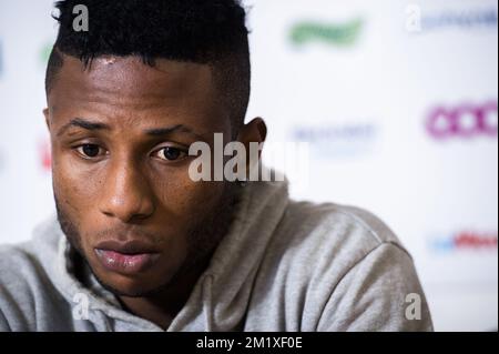 20150203 - LIEGE, BELGIO: Imoh Ezekiel, il nuovo giocatore di Standard, raffigurato durante una conferenza stampa della squadra di calcio belga di prima divisione Standard de Liege, per presentare un nuovo giocatore, martedì 03 febbraio 2015, a Liegi. L'attaccante nigeriano Imoh Ezechiel sta arrivando in prestito dal Qatari club al-Arabi, ha già giocato per Standard dal 2011 al 2014. FOTO DI BELGA LAURIE DIEFFEMBACQ Foto Stock