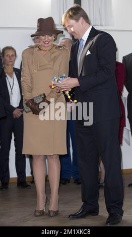 18-3-2015 COPENAGHEN - il re Willem-Alexander e la regina Maxima dei Paesi Bassi visitano l'ospedale di Bispebjerg a Copenaghen, Danimarca, 18 marzo 2015. Il Re e la Regina Olandese si trovano in Danimarca per una visita di stato di due giorni. COPYRIGHT ROBIN UTRECHT Foto Stock