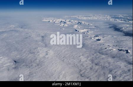 20150222 - FRANCIA: Vista aerea sulle Alpi francesi da un aereo durante l'inverno Foto Stock