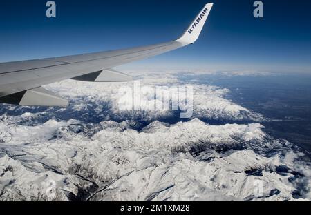 20150222 - FRANCIA: Vista aerea sulle Alpi francesi da un aereo durante l'inverno Foto Stock