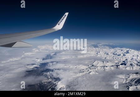 20150222 - FRANCIA: Vista aerea sulle Alpi francesi da un aereo durante l'inverno Foto Stock