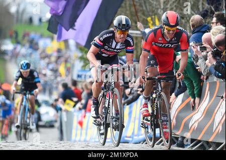 20150405 - OUDENAARDE, BELGIO: Il lussemburghese Jempy Drucker del BMC Racing Team ha ritratto sul Paterberg durante la 99th 'Ronde van Vlaanderen - Tour des Flandres - Tour of Flanders', gara ciclistica di un giorno, 264,2km da Brugge, Oostkamp a Oudenaarde, domenica 05 aprile 2015. BELGA FOTO LUC CLAESSEN Foto Stock