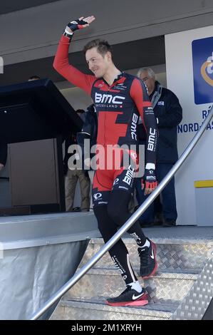 Il tedesco Marcus Burghardt del BMC Racing Team nella foto al via della gara ciclistica di un giorno 'Paris-Roubaix', a 253,5 km da Compiegne al Velodromo di Roubaix, domenica 12 aprile 2015. Foto Stock