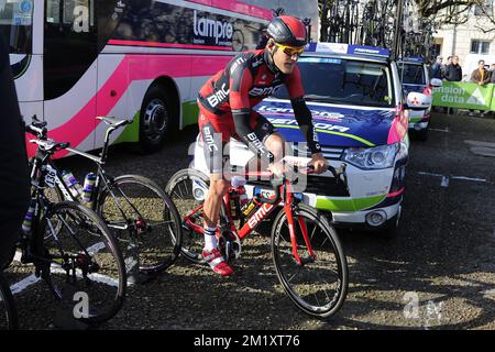 Il tedesco Marcus Burghardt del BMC Racing Team nella foto al via della gara ciclistica di un giorno 'Paris-Roubaix', a 253,5 km da Compiegne al Velodromo di Roubaix, domenica 12 aprile 2015. Foto Stock