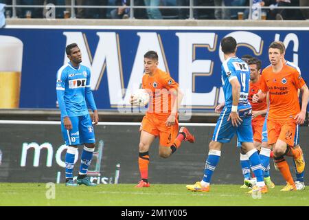 20150426 - GENT, BELGIO: Oscar Duarte del Club festeggia dopo aver segnato durante la partita della Jupiler Pro League tra KAA Gent e Club Brugge, domenica 26 aprile 2015 a Gent, il quarto giorno del Play-off 1. FOTO DI BELGA BRUNO FAHY Foto Stock