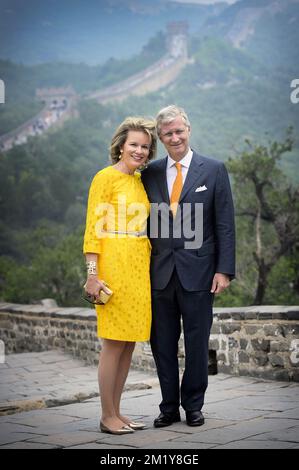 20150623 - PECHINO, CINA: La regina Mathilde del Belgio e il re Filippo - Filip del Belgio ha raffigurato durante una visita alla Grande Muraglia cinese, a Pechino, il quarto giorno di una visita reale in Cina, martedì 23 giugno 2015, in Cina. FOTO DI BELGA YORICK JANSENS Foto Stock