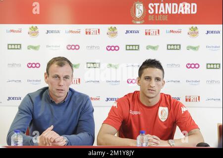 20150623 - LIEGE, BELGIO: Il consigliere sportivo di Standard, Axel Lawaree, e il consigliere sportivo di Standard, Anthony Knockaert, sono stati raffigurati durante una conferenza stampa della squadra di calcio belga di prima divisione Standard de Liege per presentare il suo nuovo giocatore, martedì 23 giugno 2015 ad Angleur, Liegi. FOTO DI BELGA NICOLAS LAMBERT Foto Stock