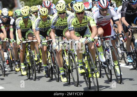 Spagnolo Alberto Contador dei piloti Tinkoff-Saxo (4R) e Tinkoff-Saxo raffigurati in azione durante la fase 3 della 102nd edizione del Tour de France, a 159,5 km da Anversa a Huy, lunedì 06 luglio 2015. Il Tour de France di quest'anno si svolgerà dal 4 al 26 luglio. Foto Stock