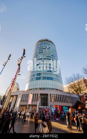 Il Rotunda, un iconico edificio classificato di secondo livello, convertito in appartamenti residenziali, New Street, Birmingham, West Midlands, Inghilterra Foto Stock