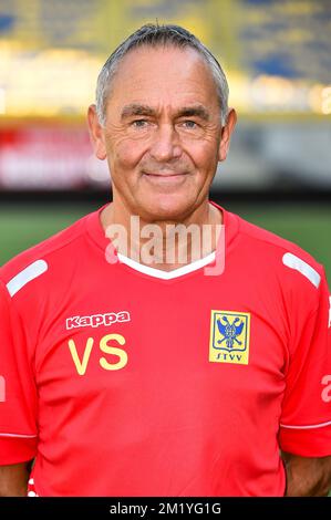 Valere Stevens, il warehouseman della STVV, si pone per il fotografo durante la fotografia della stagione 2015-2016 della prima squadra di calcio belga STVV, venerdì 17 luglio 2015 a Sint-Truiden. Foto Stock