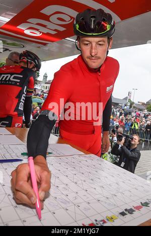 Il tedesco Marcus Burghardt del BMC Racing Team nella foto al via della quarta tappa del Tour De Wallonie, a 164,6 km da Waterloo a Quaregnon, martedì 28 luglio 2015. Foto Stock