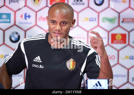 Vincent Kompany, in Belgio, ha illustrato durante una conferenza stampa Foto Stock