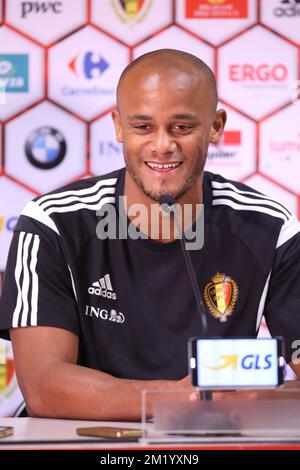 Vincent Kompany, in Belgio, ha illustrato durante una conferenza stampa Foto Stock