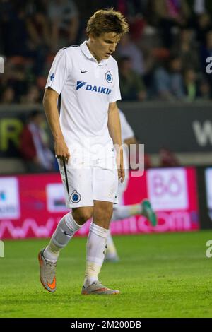 20150911 - MOUSCRON, BELGIO: Club's Jelle Vossen foto dopo aver perso la partita di Jupiler Pro League tra Mouscron-Peruwelz e Club Brugge, a Mouscron, Venerdì 11 settembre 2015, il giorno 07 del campionato di calcio belga. BELGA FOTO KURT DESPLENTER Foto Stock