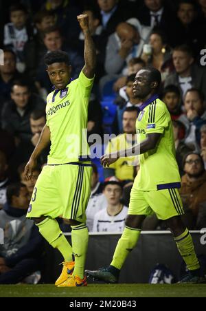 20151105 - LONDRA, REGNO UNITO: Imoh Ezekiel di Anderlecht festeggia dopo aver segnato durante una partita di calcio tra la squadra inglese Tottenham Hotspur F.C. e la squadra belga RSC Anderlecht, giovedì 05 novembre 2015 a Londra, Regno Unito, la quarta partita nella fase di gruppo del concorso UEFA Europa League nel gruppo J. BELGA PHOTO VIRGINIE LEFOUR Foto Stock