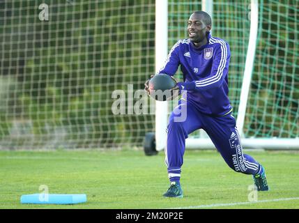 20160107 - LA MANGA, SPAGNA: Stefano Okaka di Anderlecht raffigurato durante il terzo giorno del campo di allenamento invernale della squadra di calcio belga di prima divisione RSC Anderlecht, a la Manga, Spagna, giovedì 07 gennaio 2016. BELGA PHOTO VIRGINIE LEFOUR Foto Stock