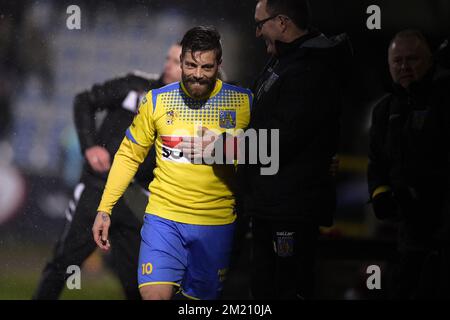 Benjamin Benji De Ceulaer di Westerlo festeggia durante la partita della Jupiler Pro League tra Westerlo e Standard de Liege, a Westerlo, domenica 14 febbraio 2016, il 26° giorno del campionato di calcio belga. FOTO DI BELGA YORICK JANSENS Foto Stock