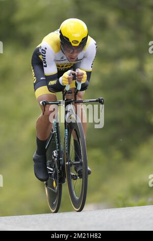 Lo sloveno Primoz Roglic del Team LottoNL-Jumbo ha mostrato in azione durante la nona tappa della 99th° edizione della gara ciclistica giro d'Italia, un cronometro individuale di 40,5 km da Radda in Chianti alla tomba in Chianti, domenica 15 maggio 2016, in Italia. Foto Stock