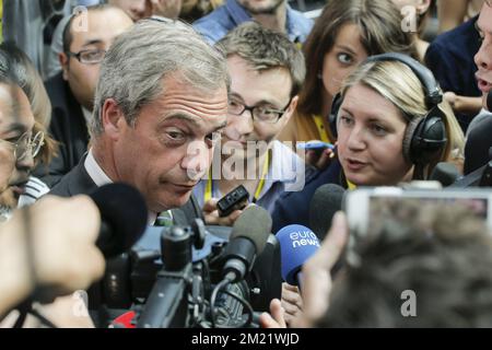 Nigel Farage, leader del Partito per l'indipendenza del Regno Unito (UKIP), risponde alle domande nel primo giorno di un vertice dell'Unione europea, martedì 28 giugno 2016, presso la sede centrale dell'Unione europea a Bruxelles. La brexit sarà nella mente. La riunione informale si terrà a marge del top ufficiale. FOTO DI BELGA THIERRY ROGE Foto Stock