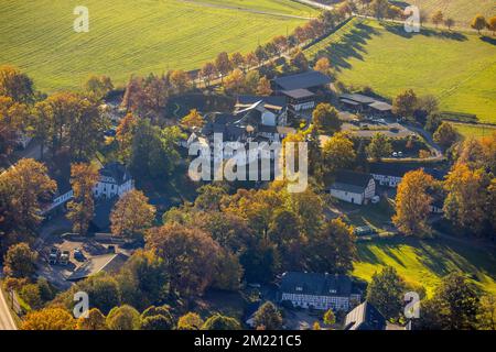 Vista aerea, villaggio Ebbinghof con famiglia Hotel Ebbinghof nel distretto di Wormbach a Schmallenberg, Sauerland, Renania settentrionale-Vestfalia, Germania, DE, Euro Foto Stock