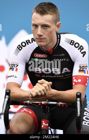 L'irlandese Sam Bennett di Bora-Argon 18, nella foto di una presentazione di squadra in vista dell'inizio della 103rd° edizione della gara ciclistica Tour de France, giovedì 30 giugno 2016 a Sainte-Mere-Eglise, Francia. Il Tour de France di quest'anno si svolge dal 2nd al 24rth luglio. FOTO DI BELGA YORICK JANSENS Foto Stock