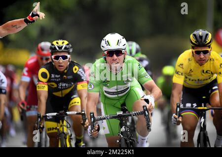 Il britannico Mark Cavendish di Dimension Data vince la terza tappa della 103rd edizione del Tour de France, a 223,5 km da Granville ad Angers, lunedì 04 luglio 2016, Francia. Foto Stock