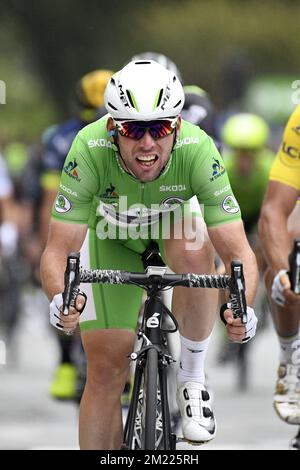 Il britannico Mark Cavendish di Dimension Data vince la terza tappa della 103rd edizione del Tour de France, a 223,5 km da Granville ad Angers, lunedì 04 luglio 2016, Francia. Foto Stock