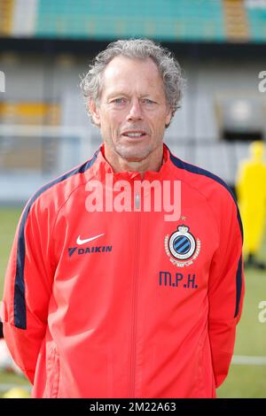 L'allenatore principale del Club Michel Preud'homme pone per il fotografo durante il servizio fotografico della prima squadra di calcio belga Club Brugge, giovedì 14 luglio 2016 a Brugge, della stagione 2016-2017. Foto Stock