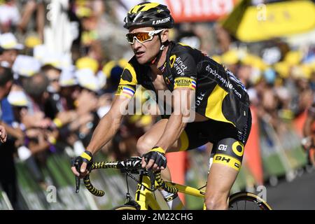 Il francese Thomas Voeckler di Direct Energie ha illustrato l'arrivo della diciassettesima tappa all'edizione 103rd del Tour de France, a 184,5 km da Berna a Finhaut-Emosson, Svizzera, mercoledì 20 luglio 2016. Foto Stock