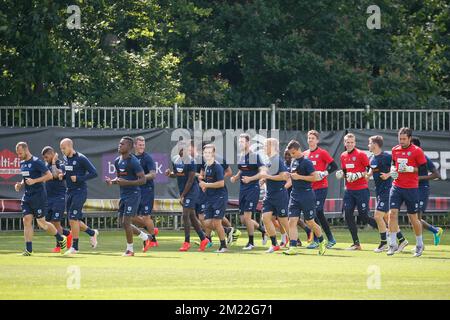 I giocatori di Genk hanno mostrato in una sessione di allenamento della prima squadra di calcio belga KRC Genk, mercoledì 27 luglio 2016, a Genk. Domani Genk giocherà la prima tappa del terzo turno di qualificazione nella competizione Europa League contro la Cork City F.C. irlandese. Foto Stock